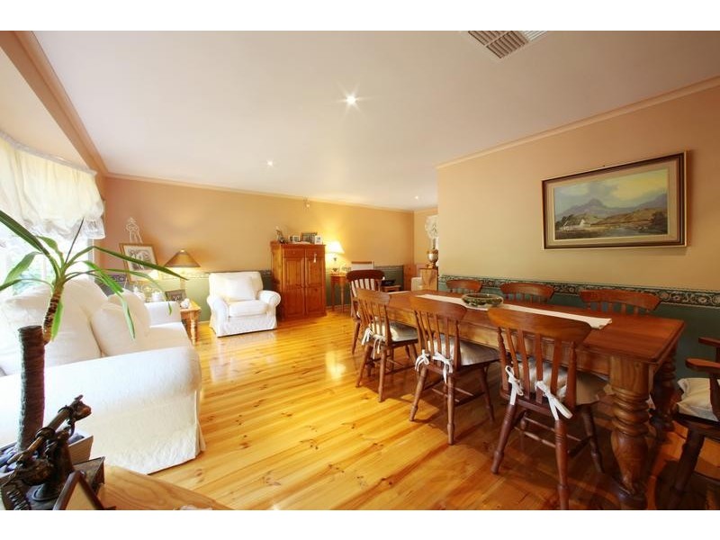 13 Crusoe Drive, Lysterfield VIC 3156