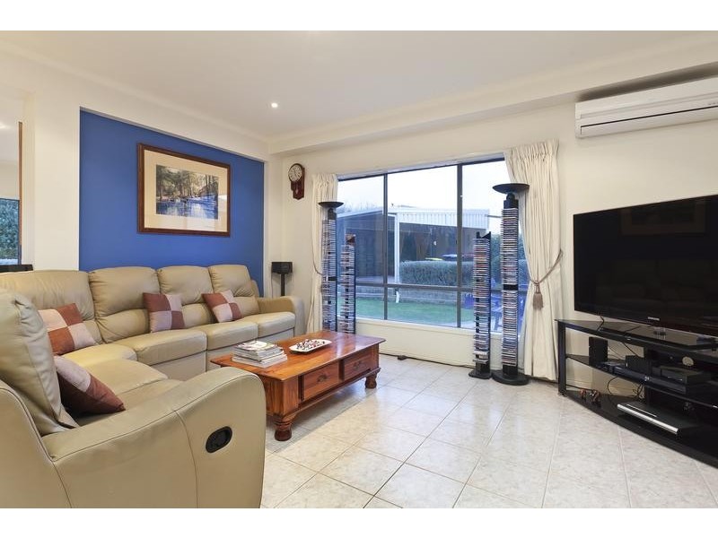 22 Claremont Way, Lysterfield VIC 3156