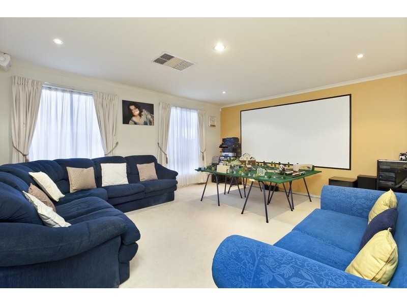 22 Claremont Way, Lysterfield VIC 3156