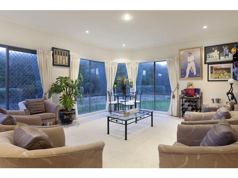 22 Claremont Way, Lysterfield VIC 3156