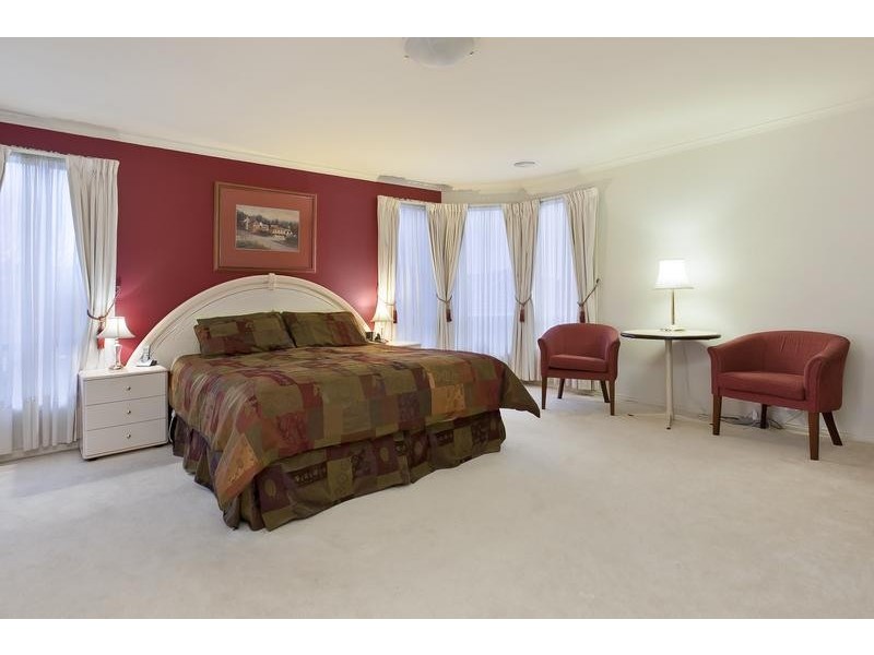 22 Claremont Way, Lysterfield VIC 3156