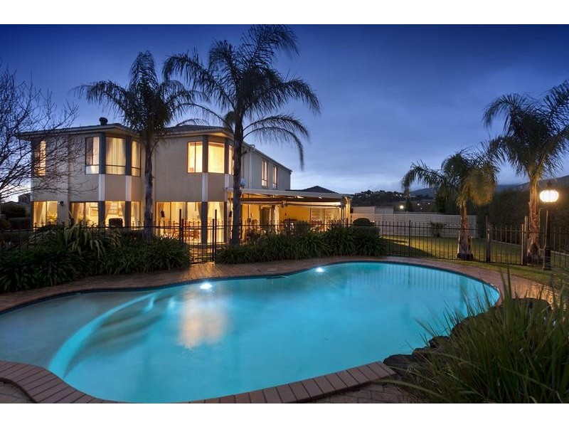 22 Claremont Way, Lysterfield VIC 3156