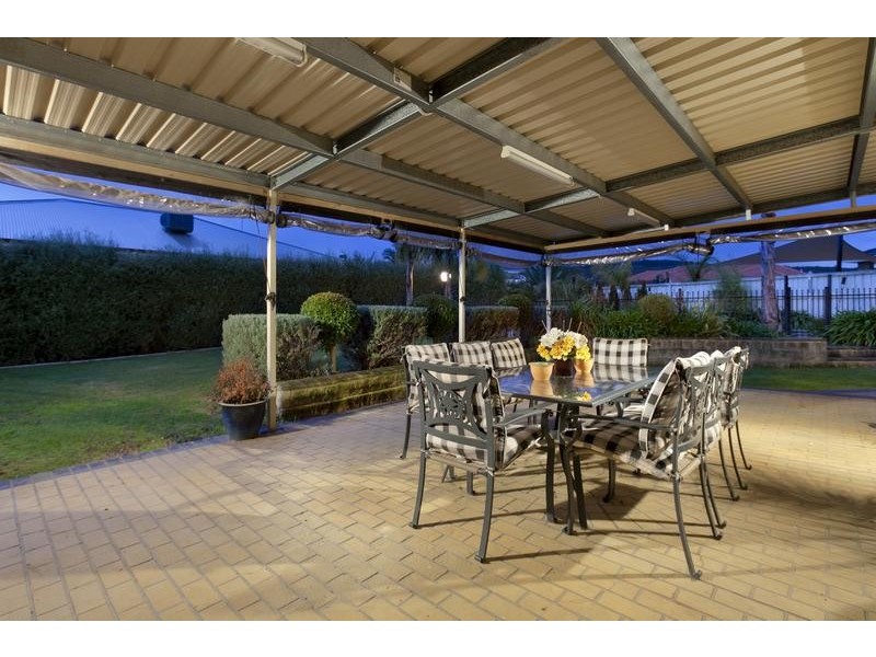 22 Claremont Way, Lysterfield VIC 3156