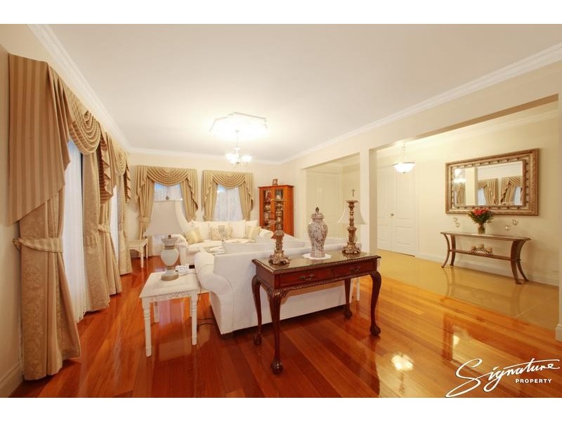 19 Windsor Drive, Lysterfield VIC 3156