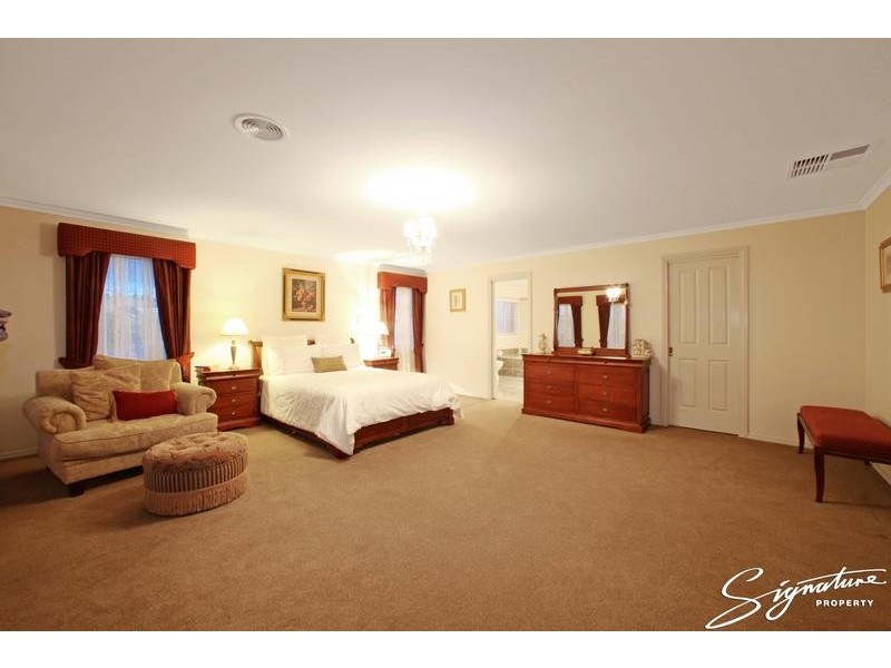 19 Windsor Drive, Lysterfield VIC 3156