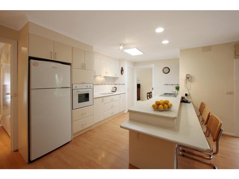 6 Lakeside Boulevard, Rowville VIC 3178