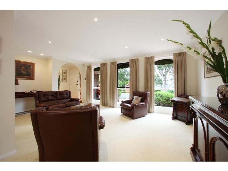 6 Lakeside Boulevard, Rowville VIC 3178