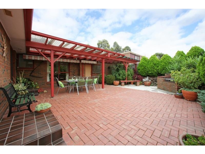 6 Lakeside Boulevard, Rowville VIC 3178