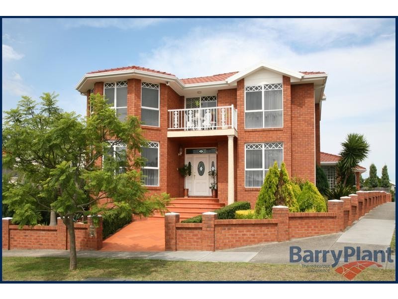 5 Renee Avenue, Endeavour Hills VIC 3802