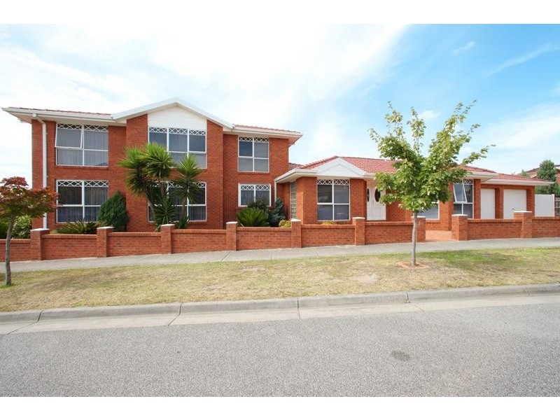 5 Renee Avenue, Endeavour Hills VIC 3802