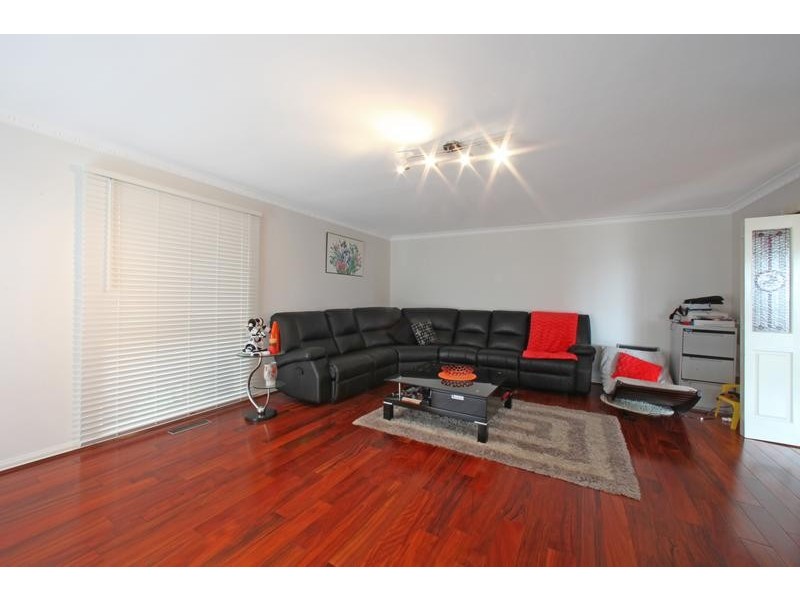 5 Renee Avenue, Endeavour Hills VIC 3802