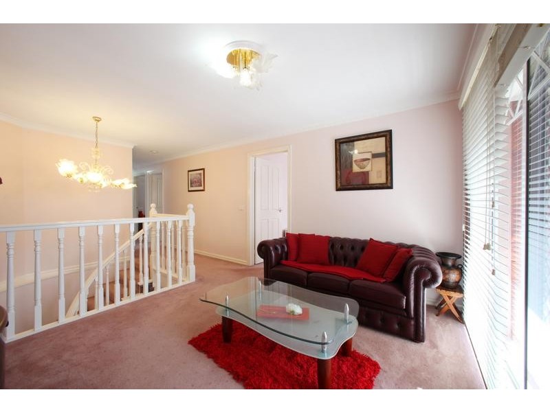 5 Renee Avenue, Endeavour Hills VIC 3802