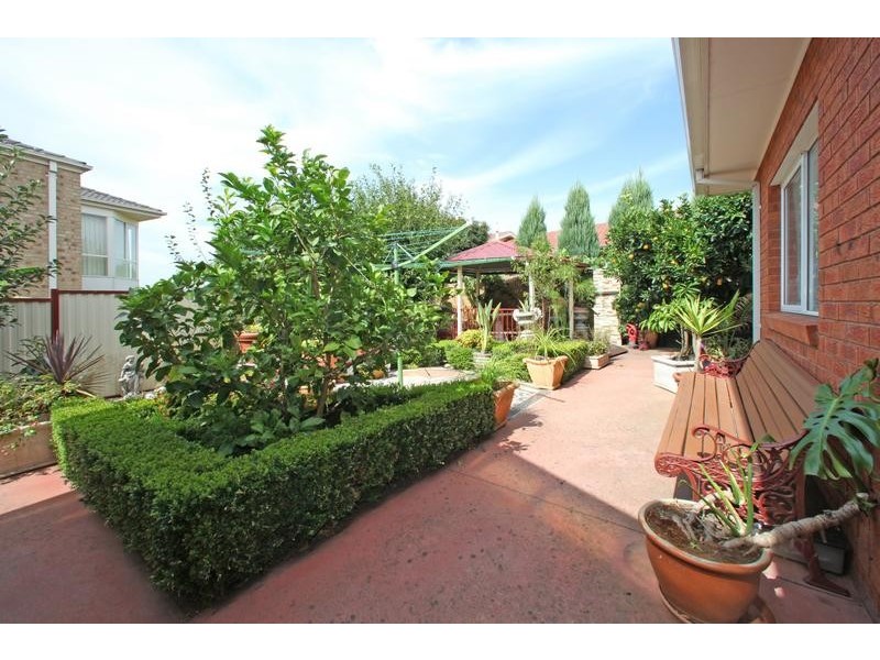 5 Renee Avenue, Endeavour Hills VIC 3802