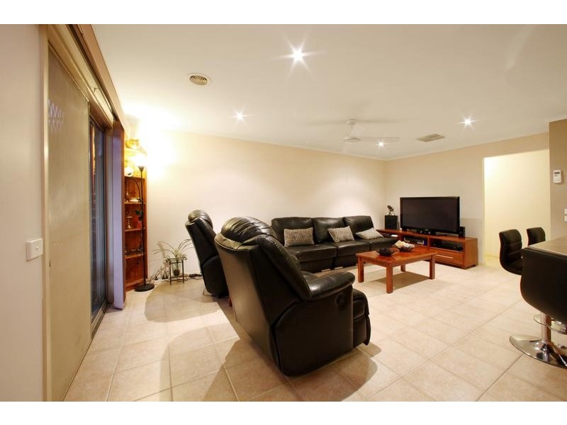 32 Delfin Court, Rowville VIC 3178