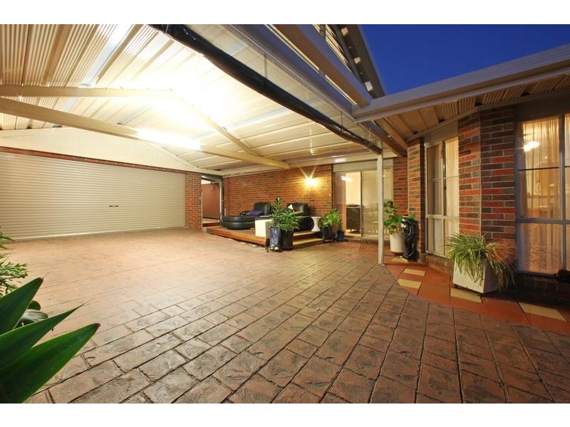 32 Delfin Court, Rowville VIC 3178