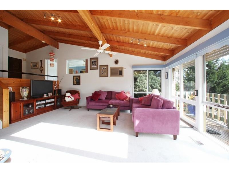 24 Grandview Crescent, Upper Ferntree Gully VIC 3156