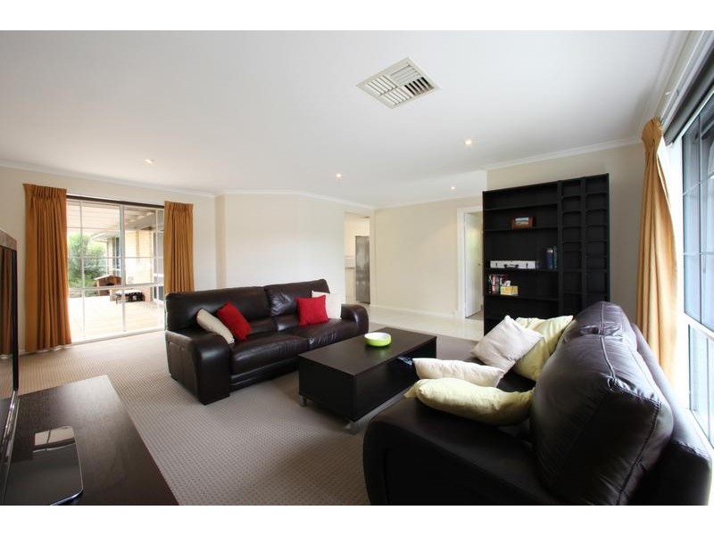 7 Farview Drive, Rowville VIC 3178