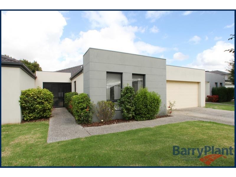 61 Sovereign Manors Crescent, Rowville VIC 3178