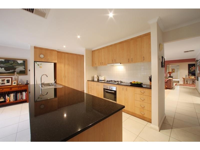 61 Sovereign Manors Crescent, Rowville VIC 3178