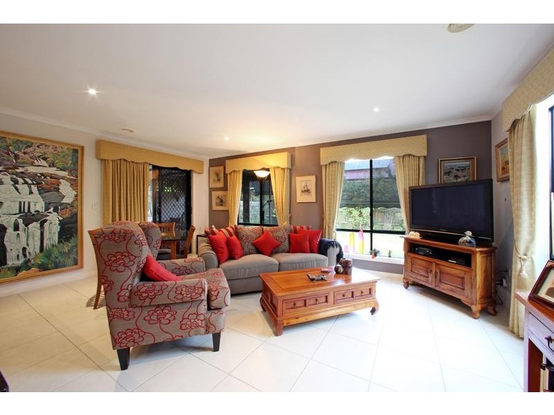 61 Sovereign Manors Crescent, Rowville VIC 3178