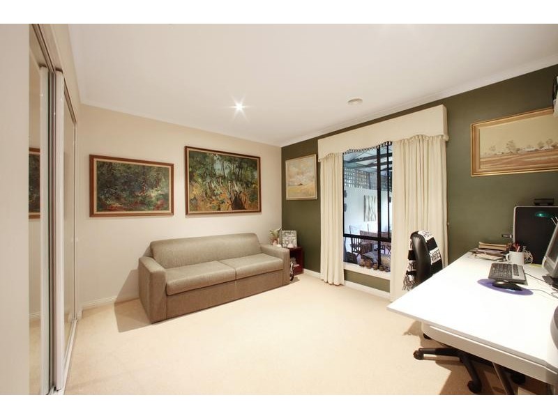 61 Sovereign Manors Crescent, Rowville VIC 3178