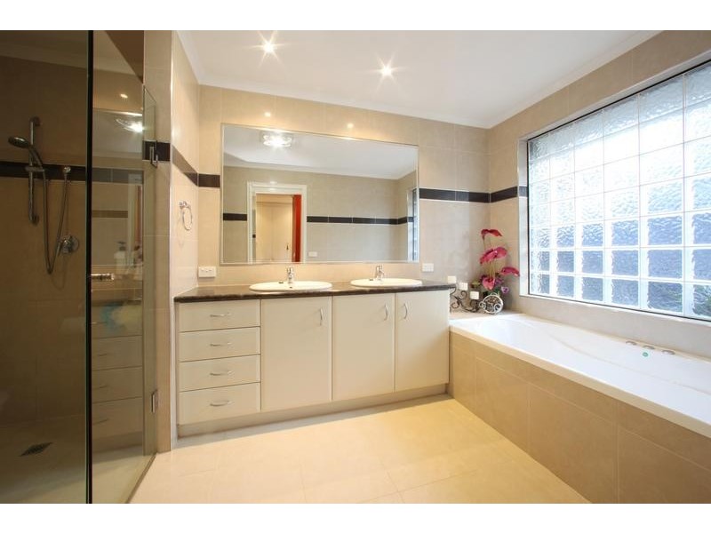 70 Burke Road, Ferntree Gully VIC 3156