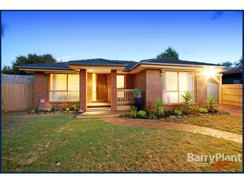 8 Lovell Close, Rowville VIC 3178