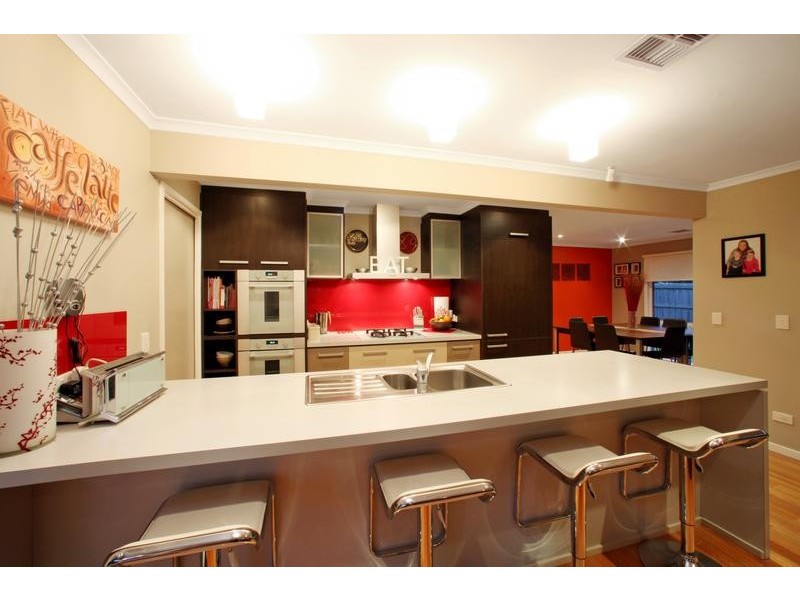 8 Lovell Close, Rowville VIC 3178