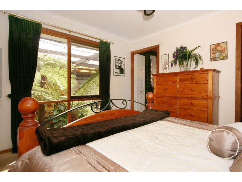 6 Major Crescent, Lysterfield VIC 3156