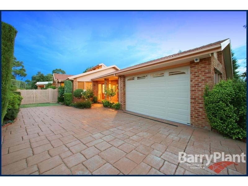 11 Ling Drive, Rowville VIC 3178