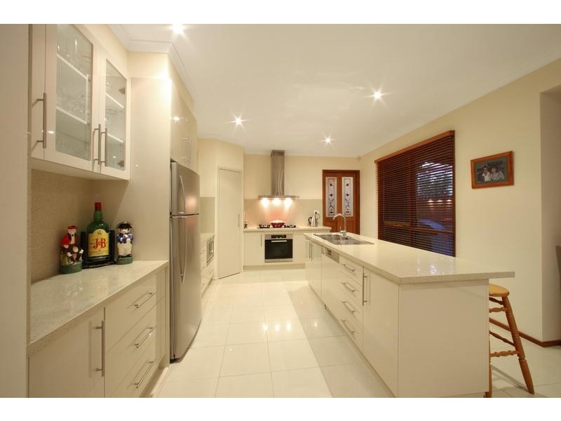 11 Ling Drive, Rowville VIC 3178