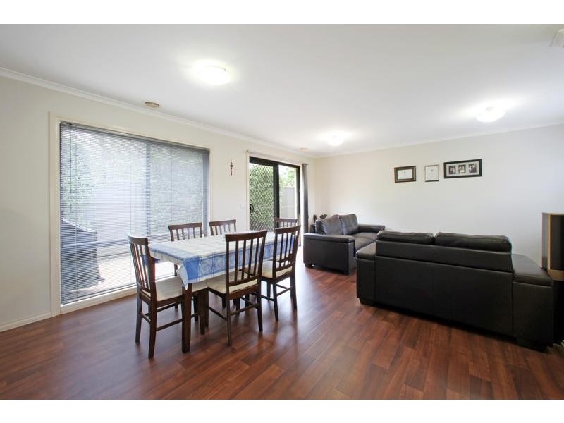 2/35 Spruce Drive, Rowville VIC 3178