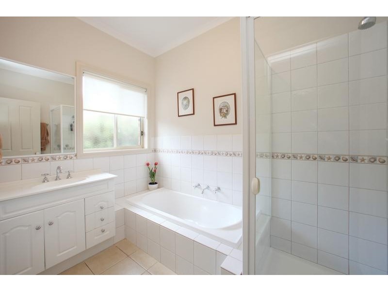 2/5 Elizabeth Court, Rowville VIC 3178