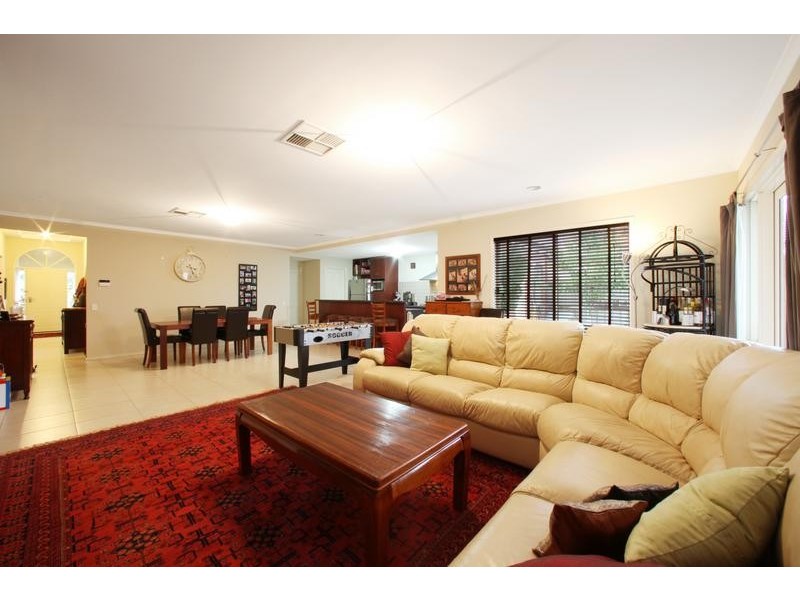 16 Ellendale Street, Rowville VIC 3178