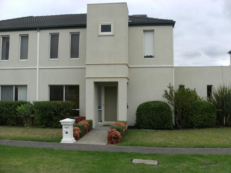 119 Sovereign Manors Crescent, Rowville VIC 3178