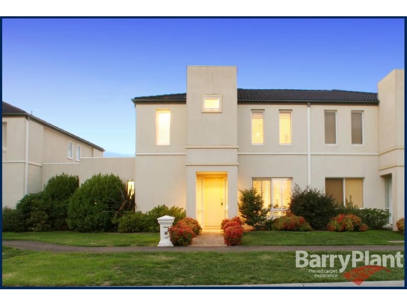 126 Sovereign Manors Crescent, Rowville VIC 3178
