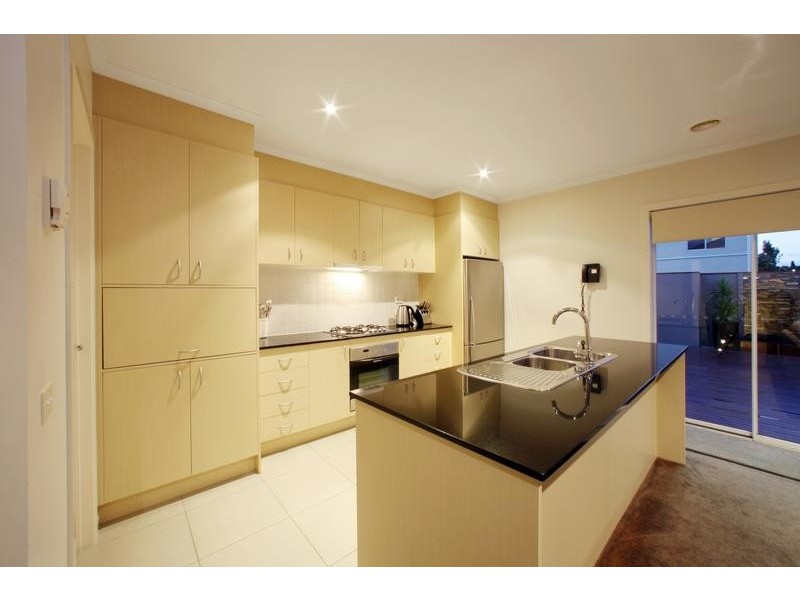 126 Sovereign Manors Crescent, Rowville VIC 3178