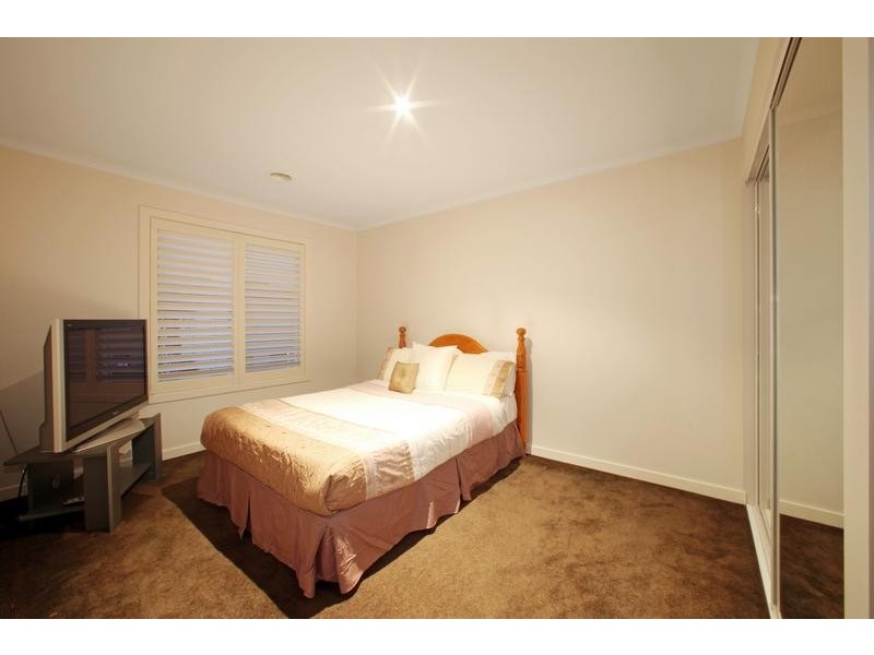 126 Sovereign Manors Crescent, Rowville VIC 3178