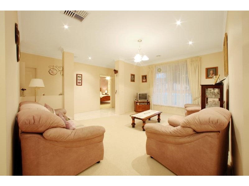 9 Lexington Close, Rowville VIC 3178