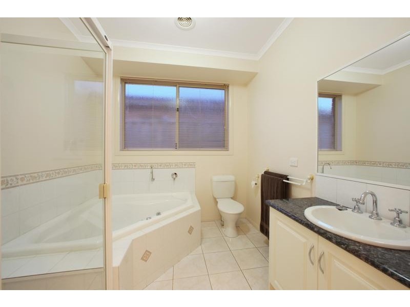 9 Lexington Close, Rowville VIC 3178