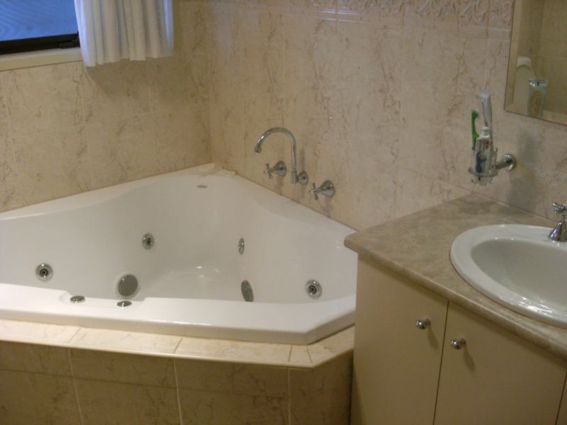 6 Tamboon Drive, Rowville VIC 3178