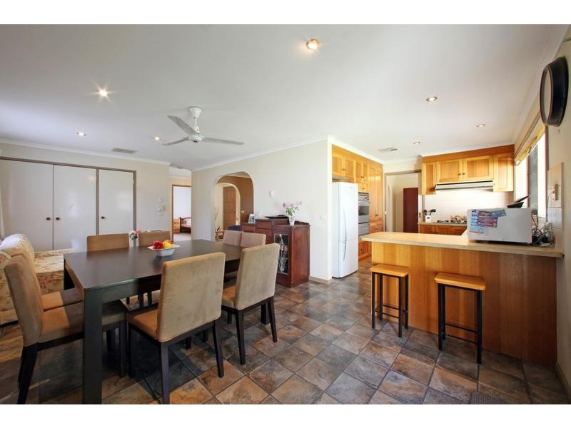 67 Bridgewater Way, Rowville VIC 3178