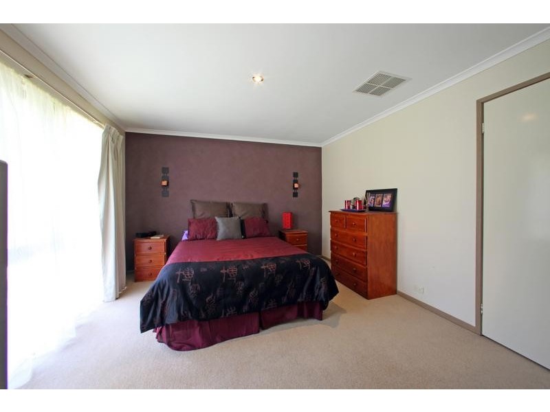 67 Bridgewater Way, Rowville VIC 3178