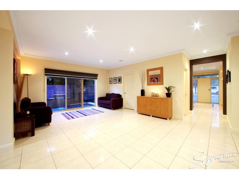 15 Lexington Close, Rowville VIC 3178