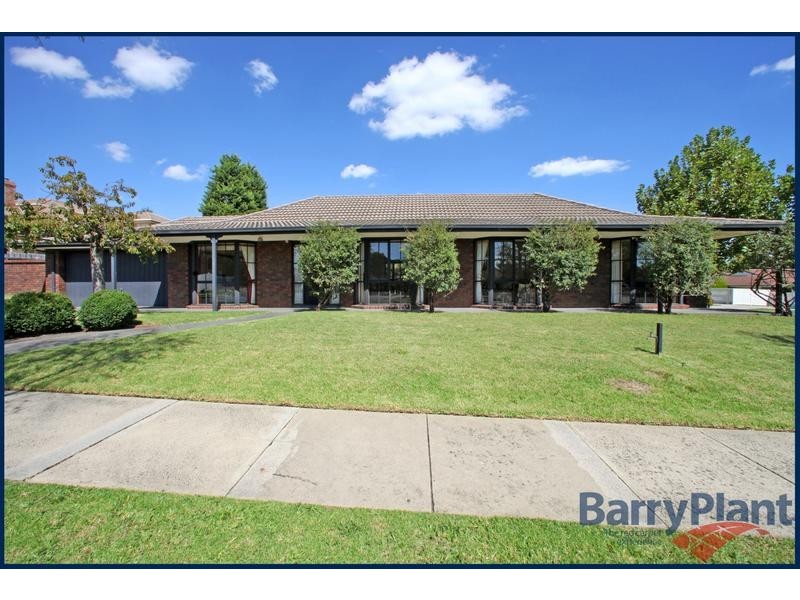 6 Severn Crescent, Rowville VIC 3178