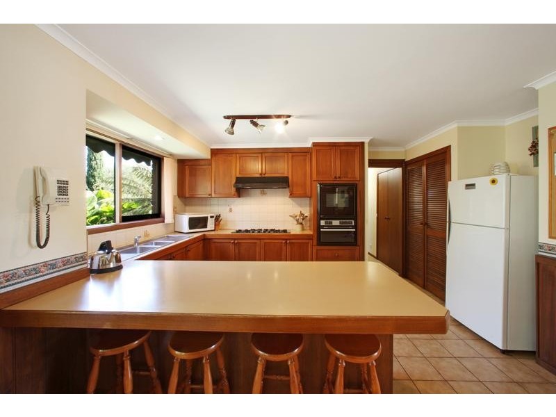 6 Severn Crescent, Rowville VIC 3178