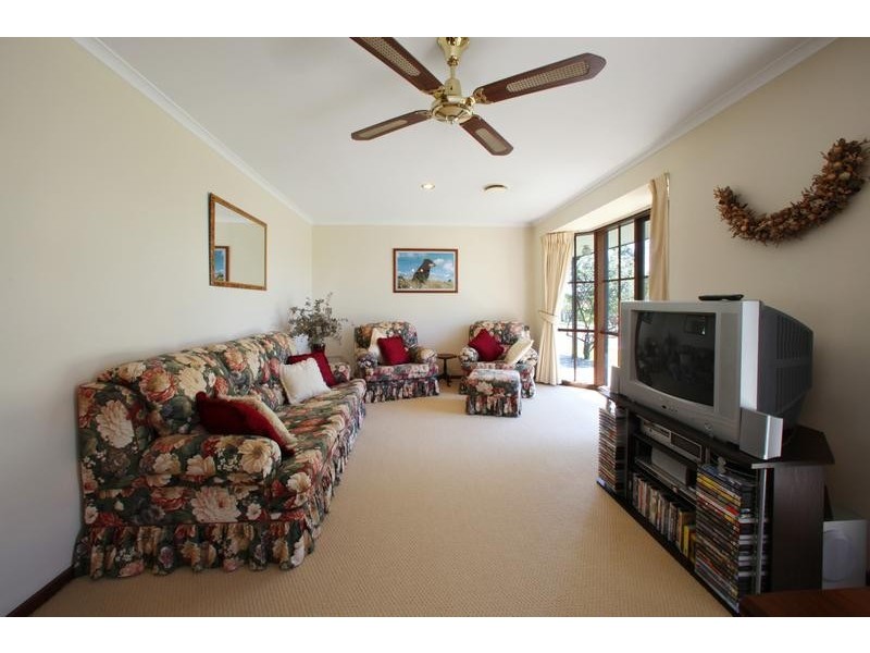 6 Severn Crescent, Rowville VIC 3178