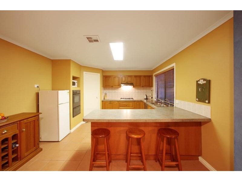 15 Moama Place, Rowville VIC 3178