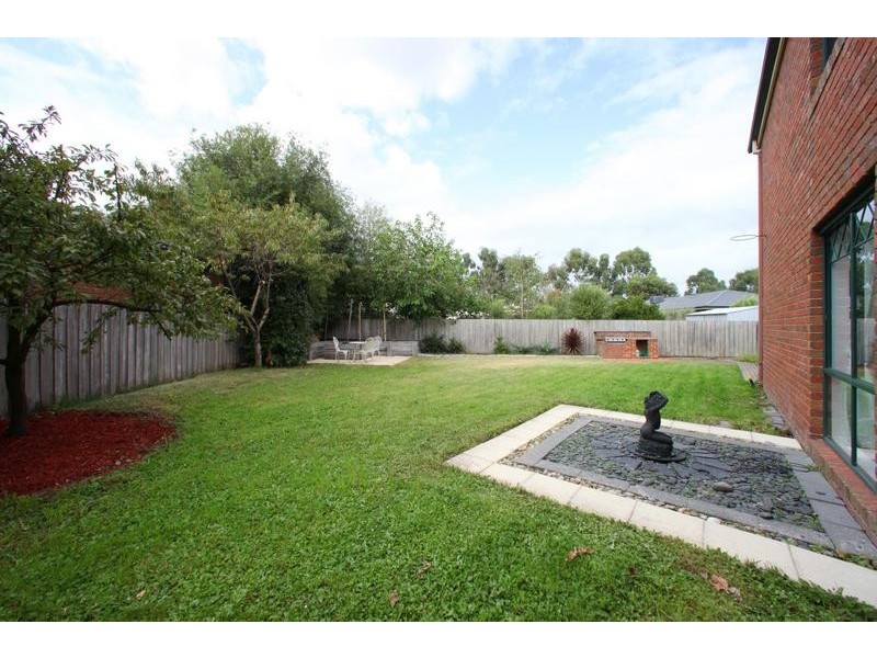 15 Moama Place, Rowville VIC 3178