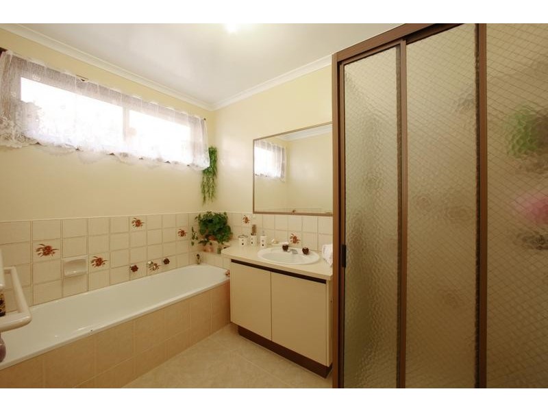2 Thurso Court, Endeavour Hills VIC 3802
